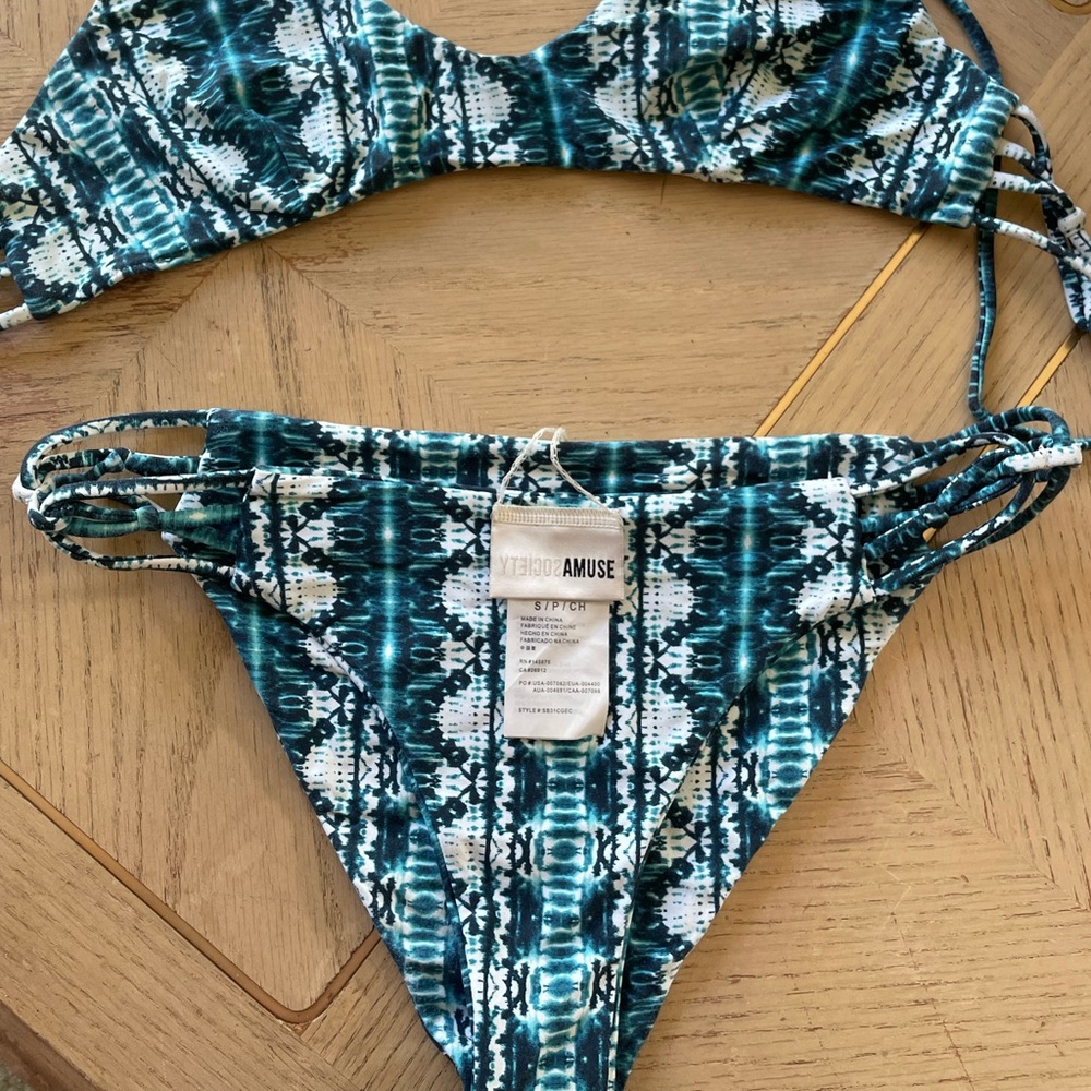 Amuse Society Sexy Boho Triangle String Bikini Se… - image 3